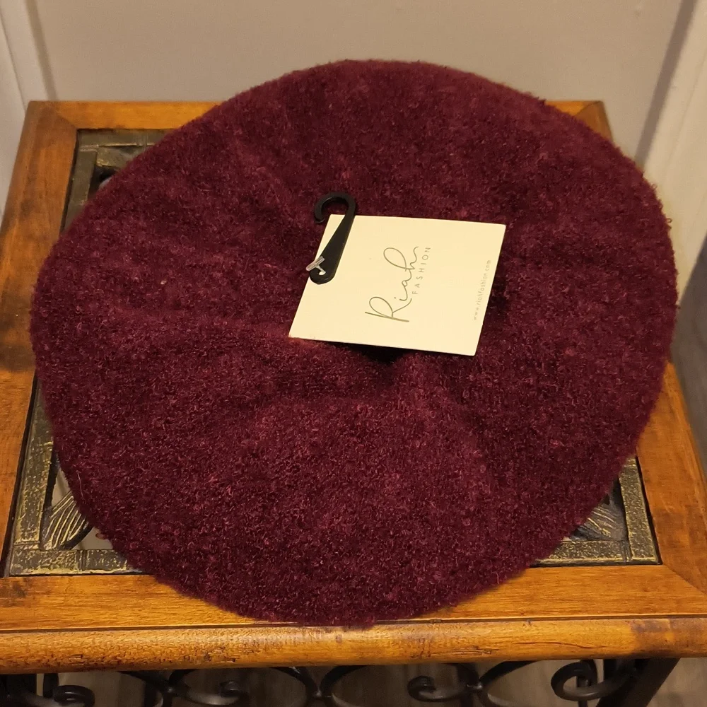 🆕 Ladies Burgundy Acrylic Beret Hat - Picture 4 of 5